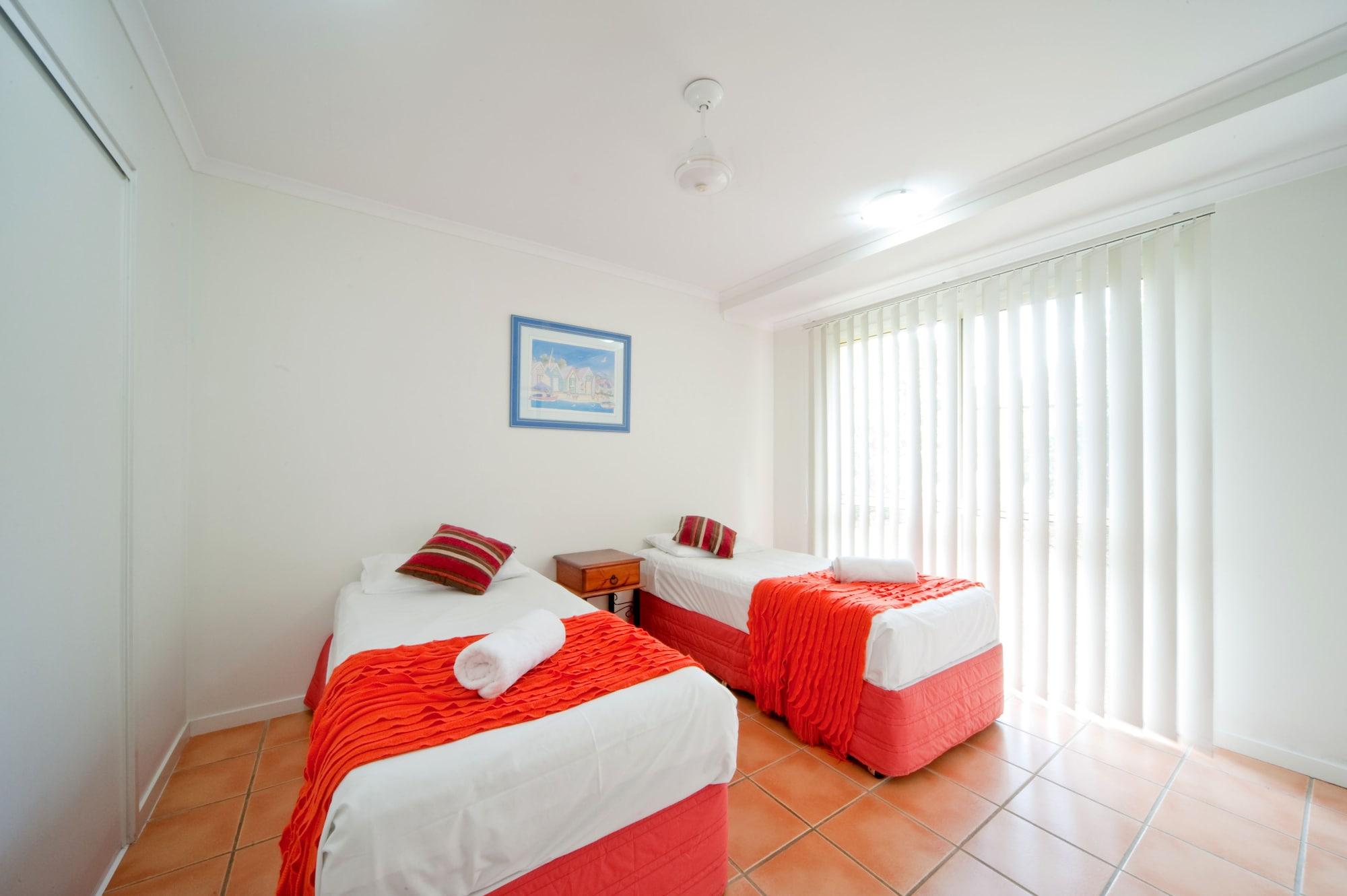 At Beach Court Holiday Villas Airlie Beach Zewnętrze zdjęcie