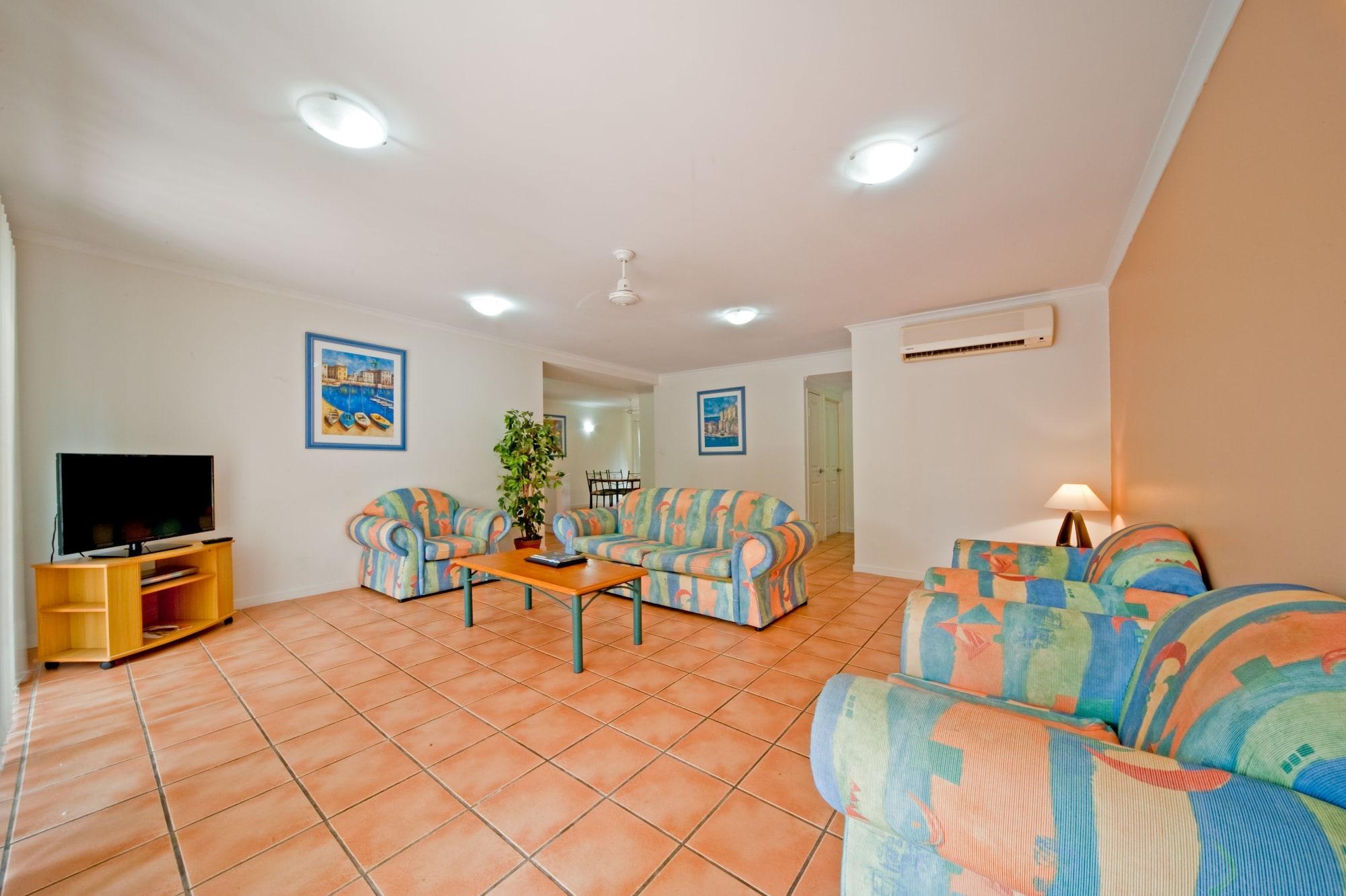 At Beach Court Holiday Villas Airlie Beach Zewnętrze zdjęcie