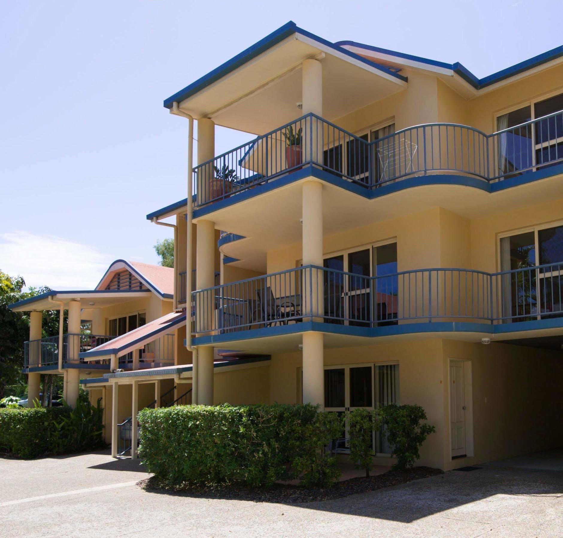At Beach Court Holiday Villas Airlie Beach Zewnętrze zdjęcie