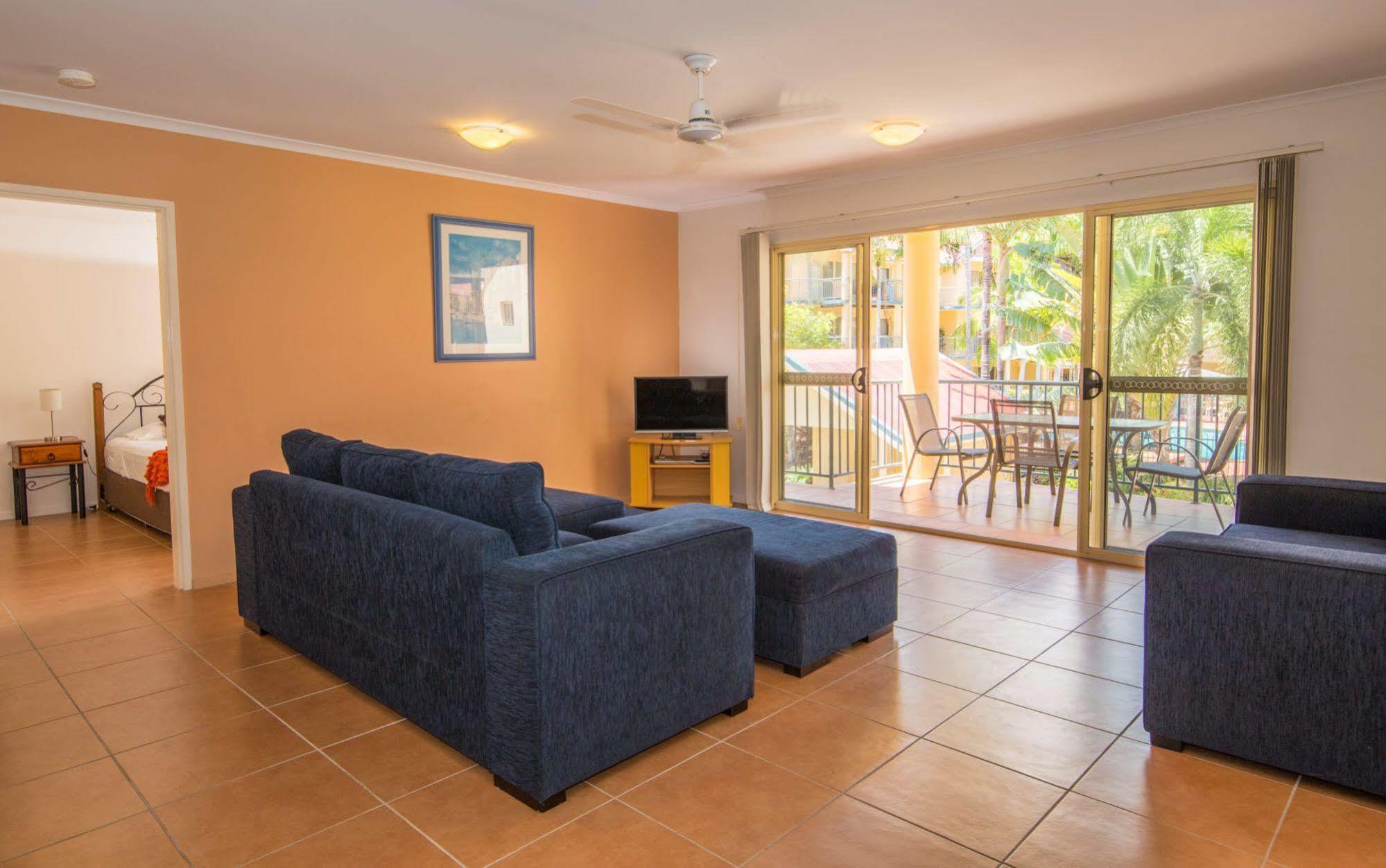 At Beach Court Holiday Villas Airlie Beach Zewnętrze zdjęcie
