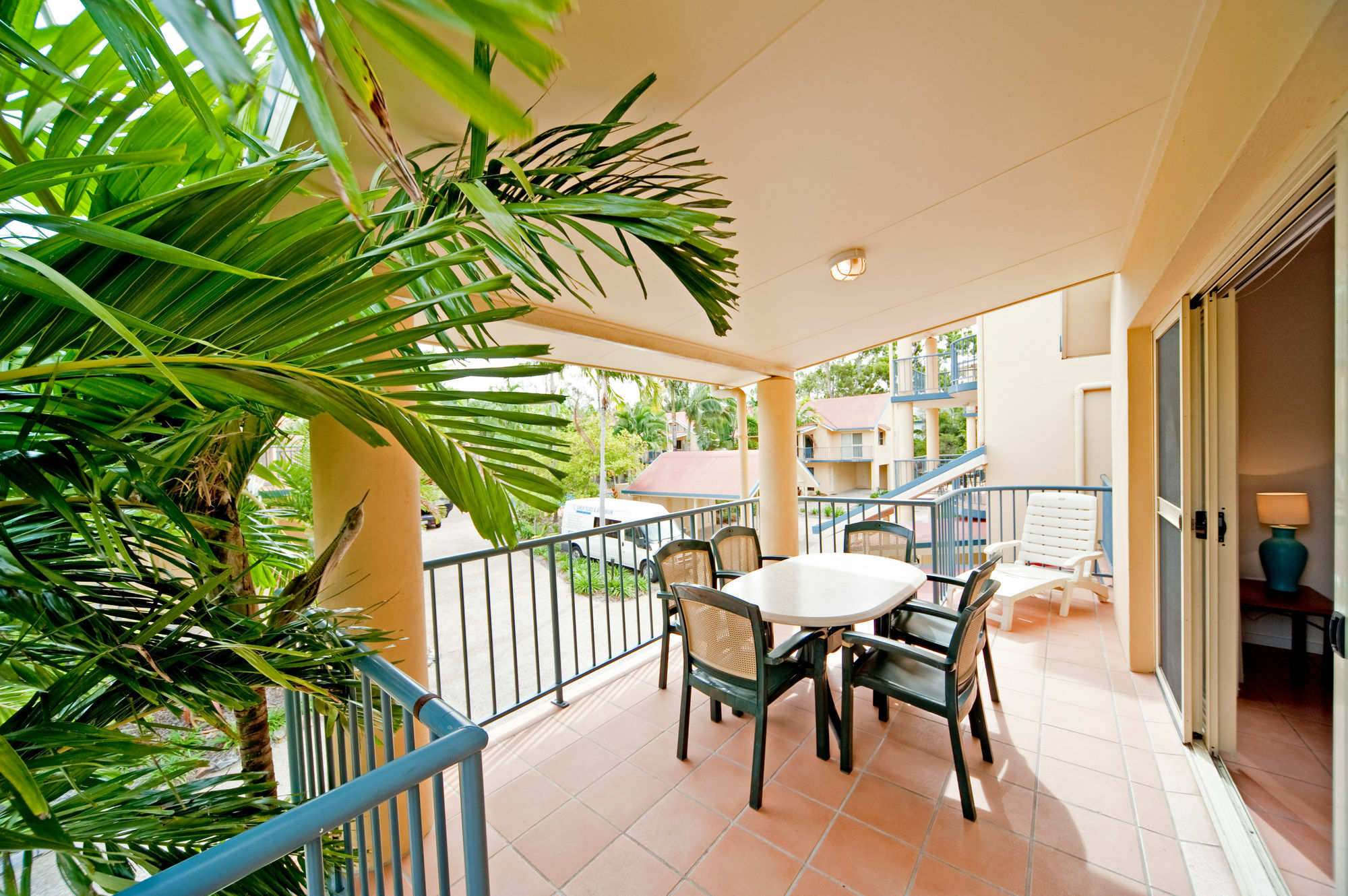 At Beach Court Holiday Villas Airlie Beach Zewnętrze zdjęcie