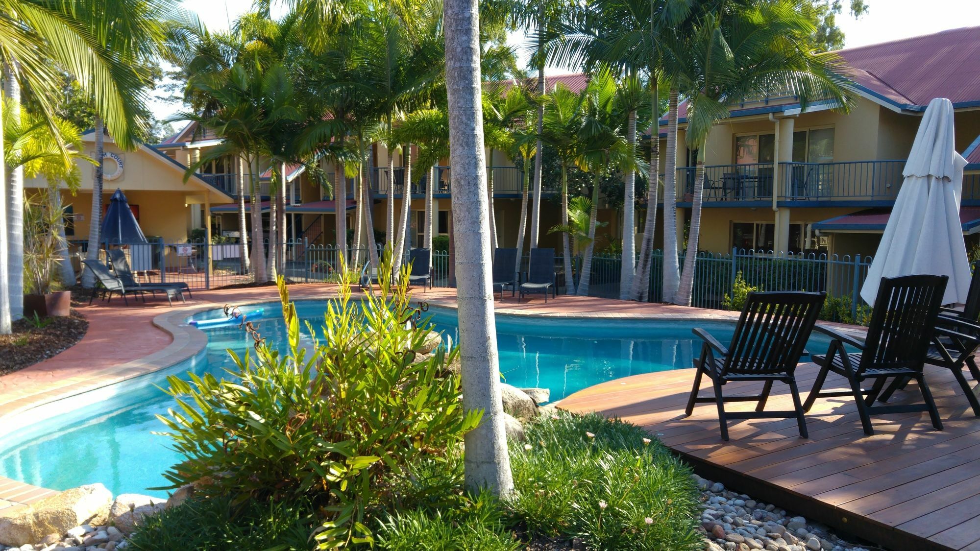 At Beach Court Holiday Villas Airlie Beach Zewnętrze zdjęcie
